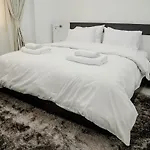 Luxury Jacuzzi Apt With Auc View