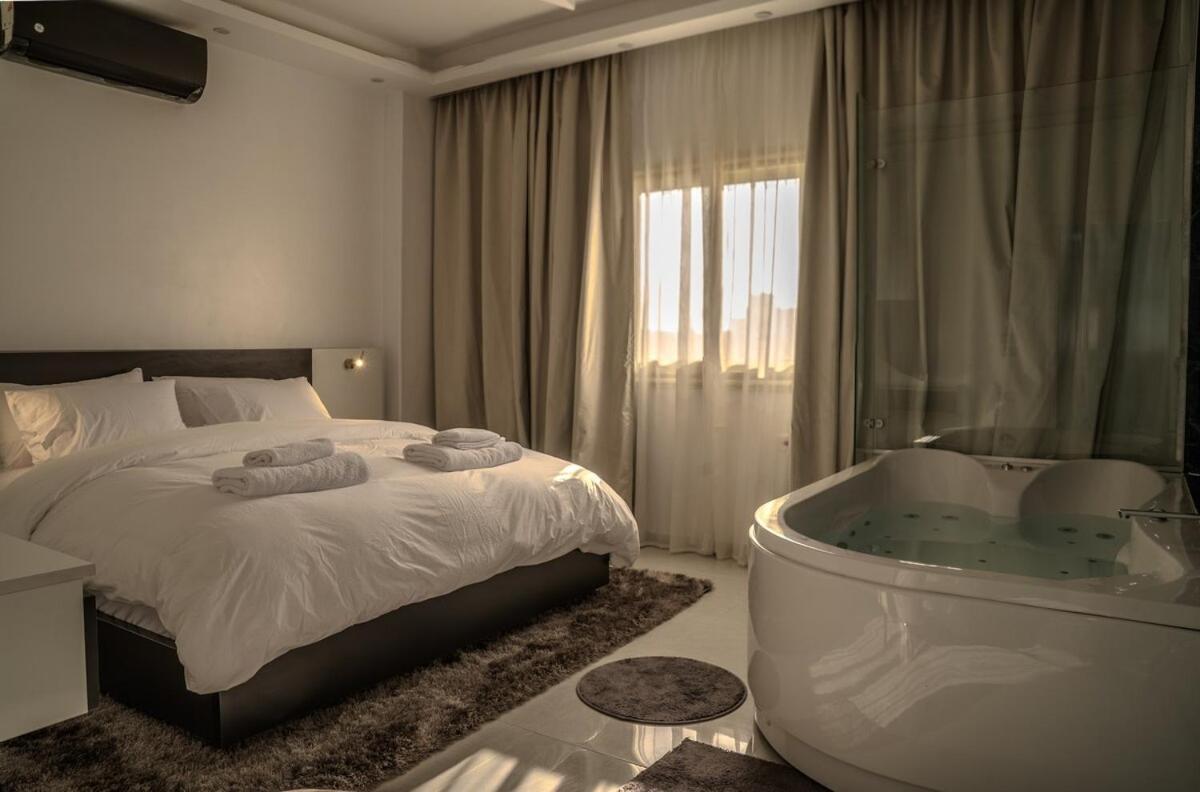 Luxury Jacuzzi With Auc View Apartment *